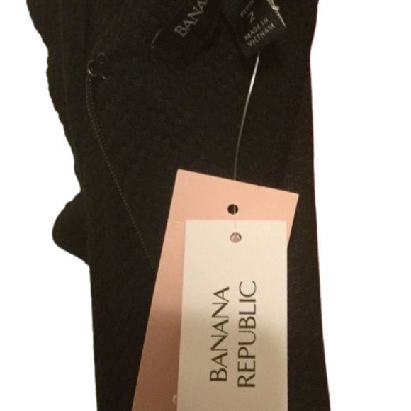 NWT - Banana Republic Little Black Dress. Size 2 - Picture 3 of 4